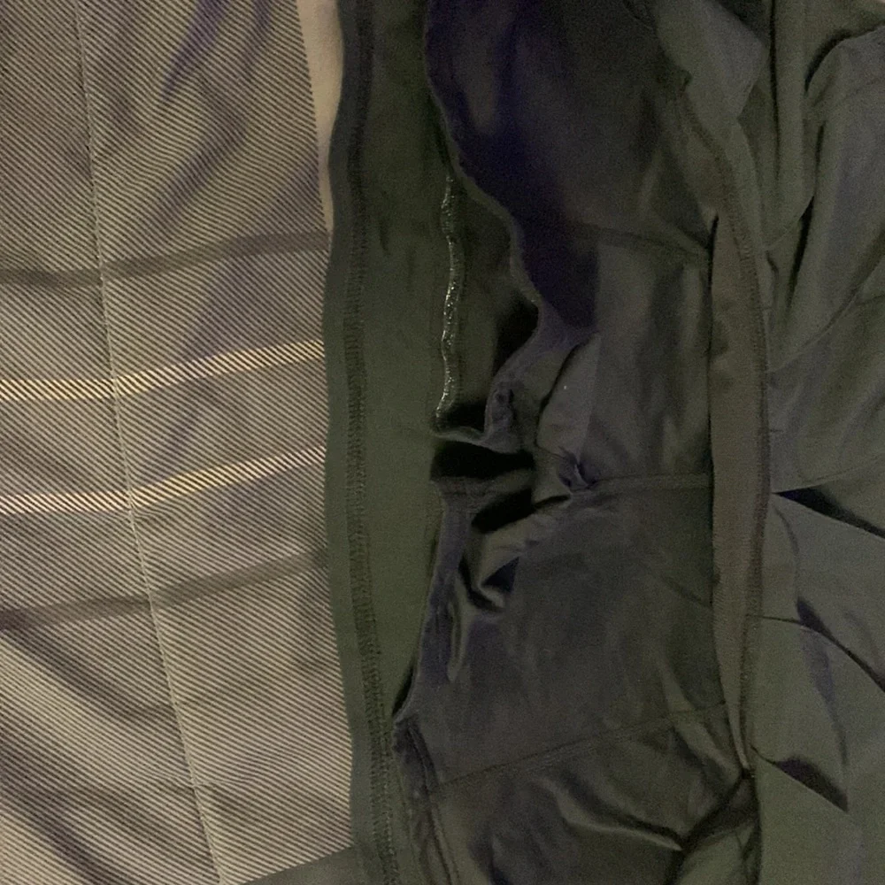 Lululemon skirt black - Picture 4 of 4